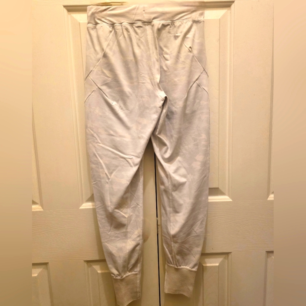 Alphalete Camo Jogger- Size Small- EUC🤍🩶 - Picture 2 of 4
